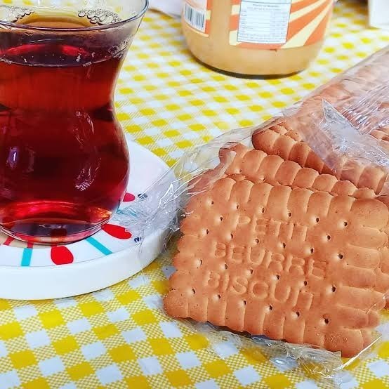 Püskevit çay ile mi yenir, lokumla mi yenir?