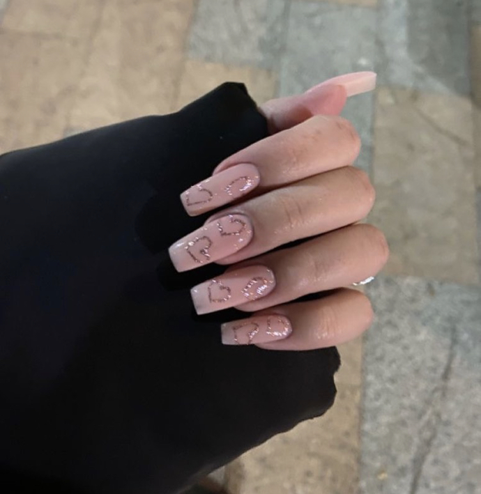 Sizce hangi tırnak modeli daha güzel?