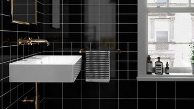 Banyo duvar seramiğini siyah mermer deseni yaptırsak karanlık görünür mü?