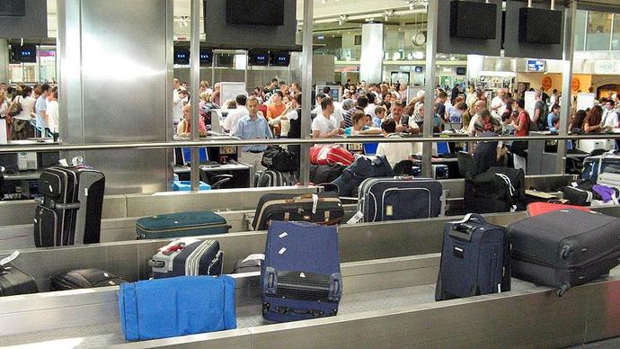 Havalimanında kaybolan valiz için tazminat ödendi? Sizce tazminat ödemesi kaybolan eşyaların yerine geçer mi?