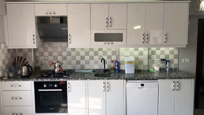 Mutfak tezgahını verimli kullanmak için ne gibi düzenleyiciler tercih edebilirim?