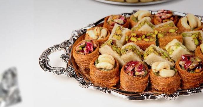 Kuru-Soğuk- Fıstıklı-Cevizli😍Sence en lezzetli baklava çeşidi hangisi ?