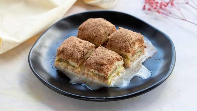 Kuru-Soğuk-Fıstıklı-Cevizli😍 Sence en lezzetli baklava çeşidi hangisi?
