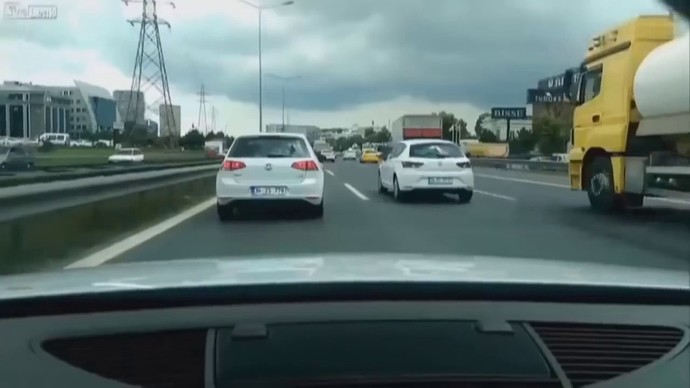 Araba sürerken makas atar mısınız?