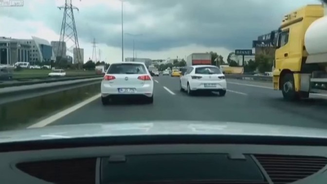 Araba sürerken makas atar mısınız?