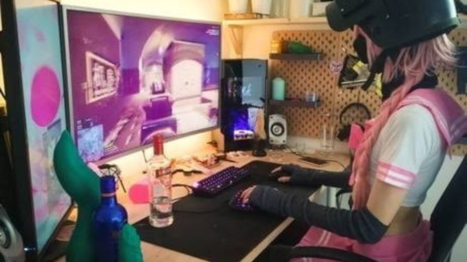 Gamer kızlar oyunculuğu ile mi, dişi olduğu ile mi ön planda olur?