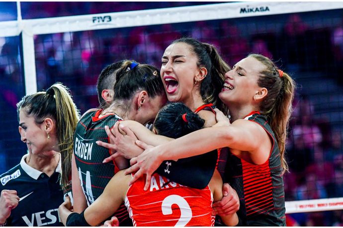 Filenin Sultanları fırtına gibi esiyor! FIVB Dünya Şampiyonası 2. turunda Almanyaya set vermeyen kızlara ne dersiniz?
