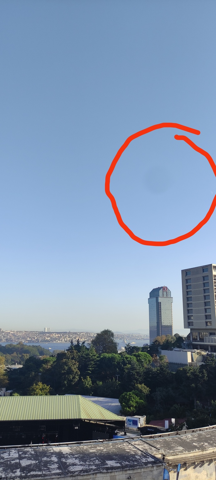 Telefon kamerasında oluşan siyah nokta neden olur?