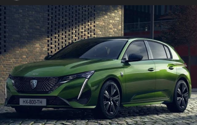 900 bin bütçeyle Peugeot 308 mi yoksa BMW 4.18 mı 👇?
