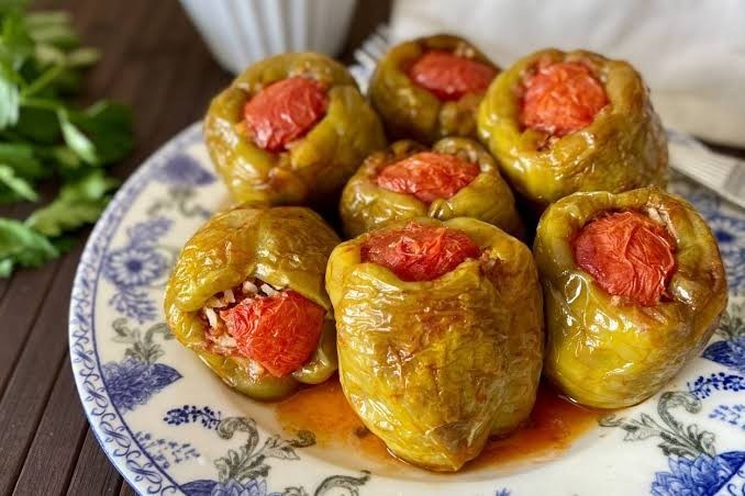 Aşağıdaki iki şaheserden favorin hangisi?