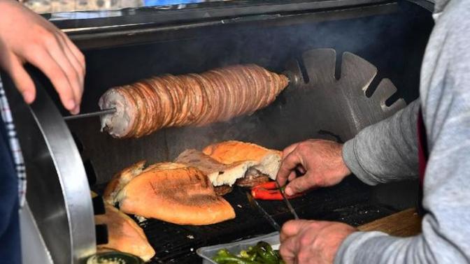 Soğuk havalarda hangi sokak lezzeti iyi gider?
