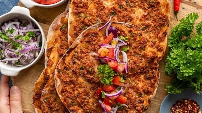 Bir oturuşta en fazla ne kadar lahmacun yersiniz?