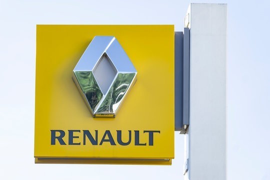 Renault Mu? Peugeot Mu? 2 Büyük Fransız Firmadan Hangisi Daha Kaliteli Başarılı Araçlar Üretiyor?