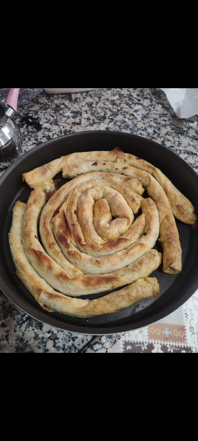 Kendi böreğimi kendim yaptım nasıl görünüyor 😅 ?