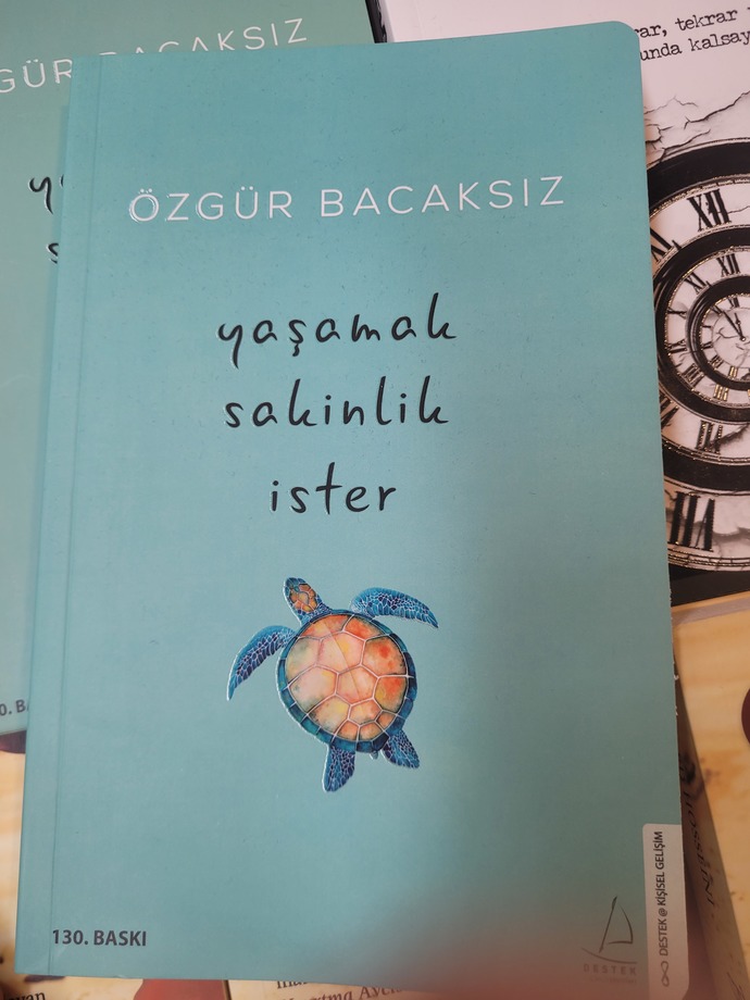 Sizce hangi kitabi alayim acil cevap canimlar 🥰🥰?