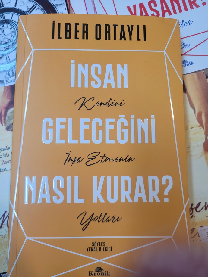 Sizce hangi kitabi alayim acil cevap canimlar 🥰🥰?