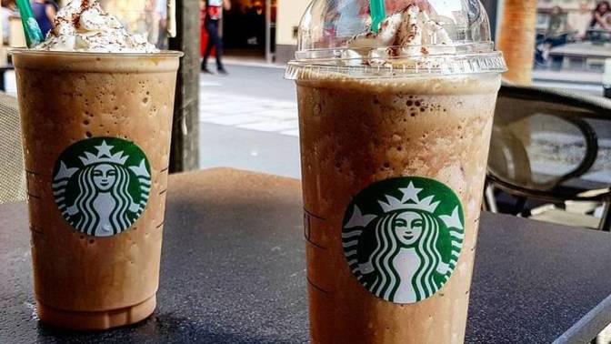 Starbucks'a zam gelmiş. Güzel aromalı kahve eşliğinde sosyalleşemeyecek miyiz?