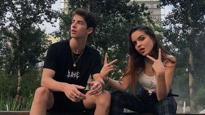 Sevgilin karşı cins kankasıyla story atabilir mi?