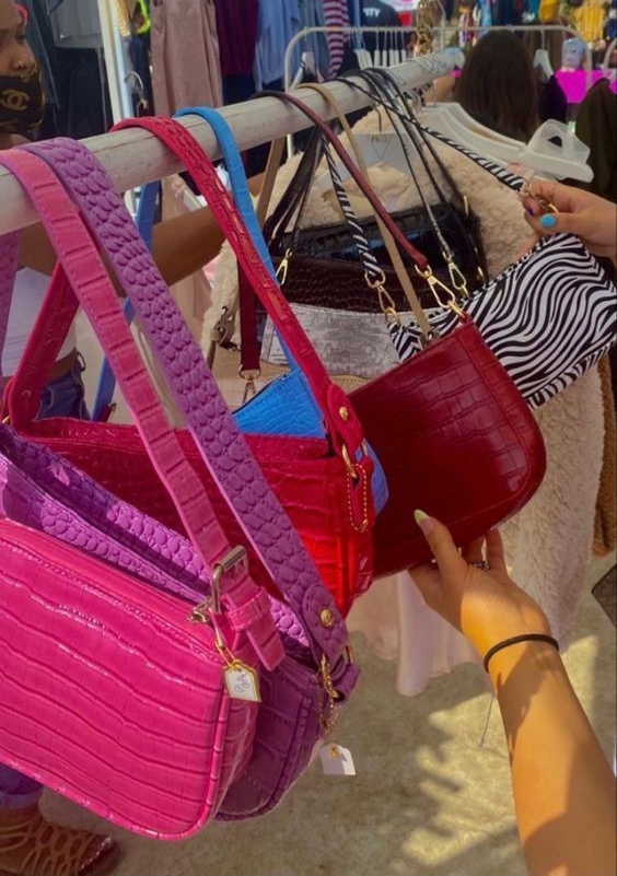 👛👜👝
