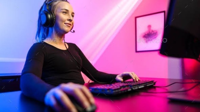 Online oyun içerisinde kadın oyuncuya denk geldiğinizde ne yapıyorsunuz?