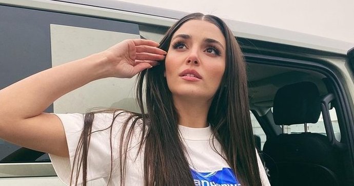 Alımlı olmak için bakım ve makyaj yapmak yeterli mi? Estetik yaptırarak alımlı olunur mu?