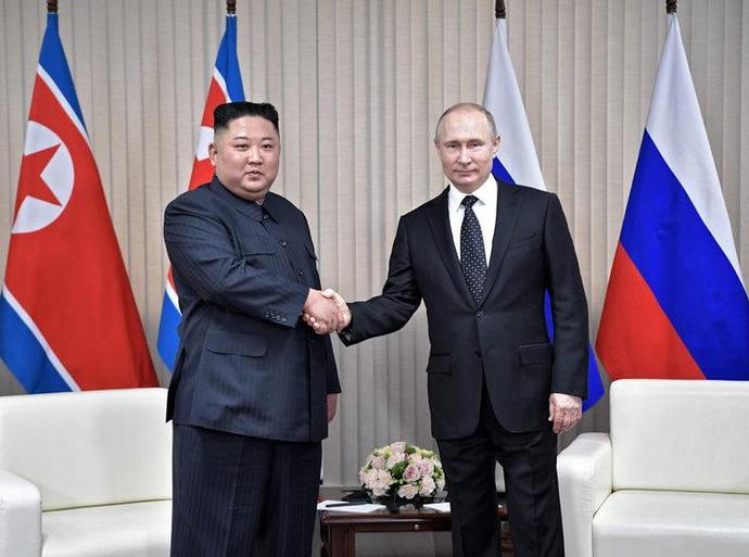 Kim Jong- Un, Putinin doğum gününü kutlamış. Bu iki Devlet Başkanı için düşünceleriniz nelerdir?