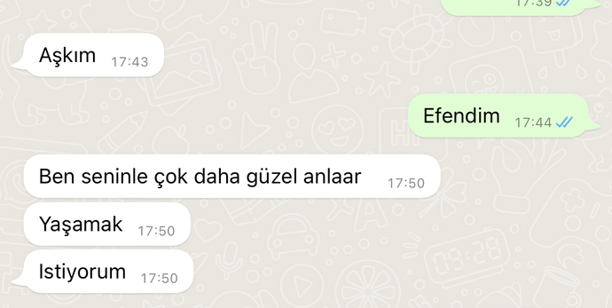Yeni sevgili olduk böyle şeyler diyor, abaza mı bu?