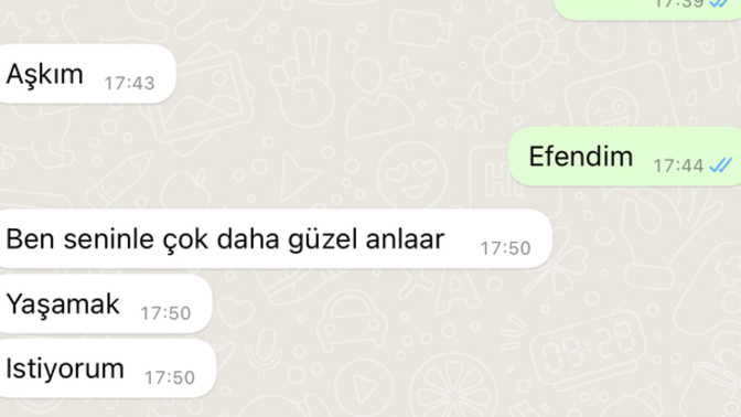 Yeni sevgili olduk böyle şeyler diyor, abaza mı bu?