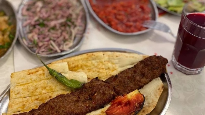 2 porsiyon kebap yedik, her şey dahil 146 TL hesap ödedim! İşletme sahibinin matematiği mi zayıf?
