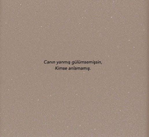 Gülüyorum ama herşeyin farkındayım.