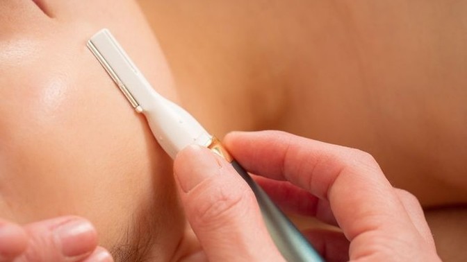 Yüz usturası aşırı tüylenme sorunu yaratır mı?