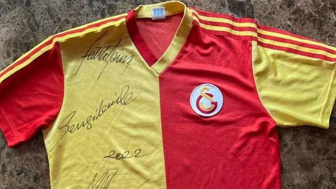Fatih Terim, jübilesinde giydiği formayı SMA hastası Duru bebeğin ailesine bağışladı! Bu farkındalığı her ünlü yapmalı mı?
