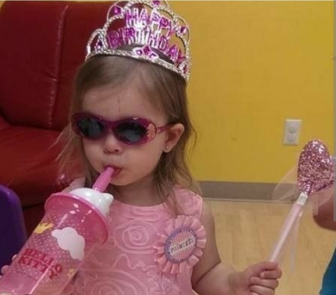 Aç bana oradan bi 2000ler pop 🧚🏻‍♀️