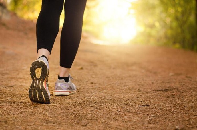 Evde fitness hareketleri yapmamak yerine yürümek olur mu?