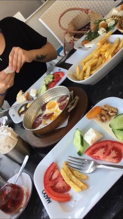 Pazar sabahı nasıl kahvaltı yapmak istersiniz ve kiminle?