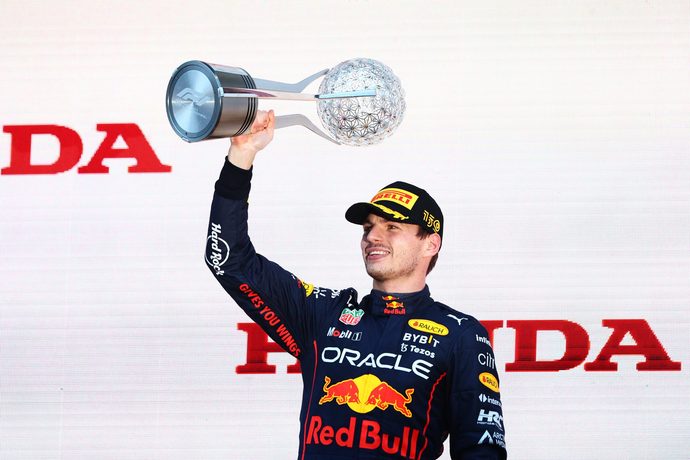 2022 Japonya GP ile Max Verstappen şampiyonluğunu ilan etti. Olaylı geçen yarış ve sezon hakkındaki genel değerlendirmeniz neler?