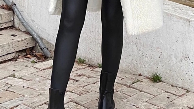 Bu deri taytın altına hangisi daha güzel gider?