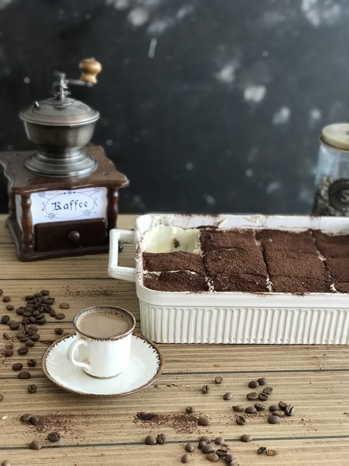 Tiramisu tatlısı yaptım, nasıl gözüküyor sizce?