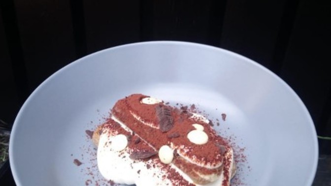 Tiramisu tatlısı yaptım, nasıl gözüküyor sizce?