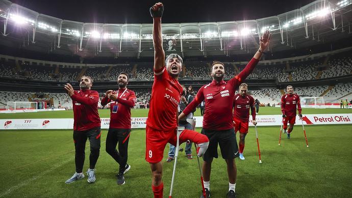 Ampute Futbol Milli Takımı Dünya Şampiyonu! 🇹🇷 Gururluyuz, düşünceleriniz neler?