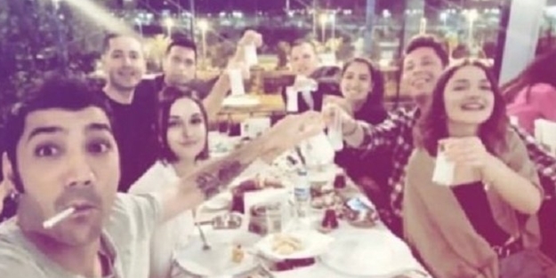 Kadir gecesinde rakı masası paylaşımı yapan Pegasus çalışanına 3 ay 22 gün hapis cezası! Cezaya gerek var mıydı?