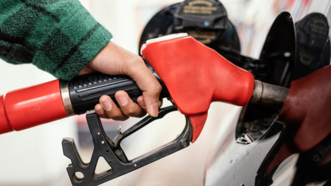 Motorine bu geceden itibaren geçerli olmak üzere 1.38 TL zam geldi! Yıl sonuna kadar litresi 30 TL olur mu?