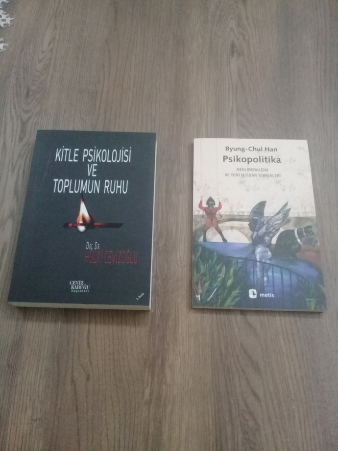 En çok hangi türdeki kitapları okumayı seviyorsunuz, en son okuduğunuz kitap hangisiydi?