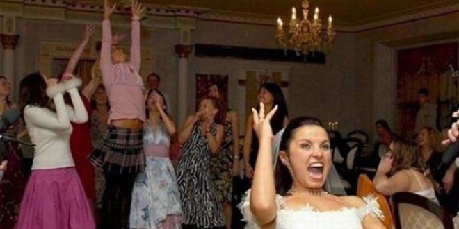 Düğün yerine after party yapmak istiyorum, ailem geleneklere uygun olsun diyor. Düğün illa geleneksel mi olmalı?