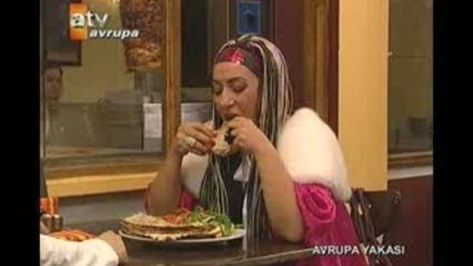 Manitanızın yanında mi daha rahat yemek yersiniz, yoksa arkadaşlarınızın mı?