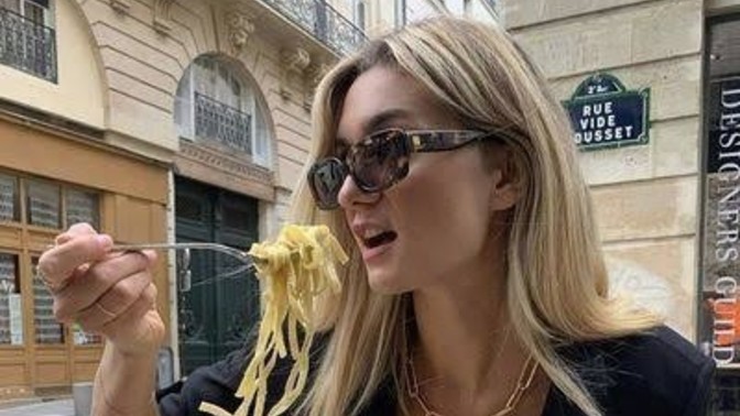 Makarnanın yanında ekmek yer misiniz?