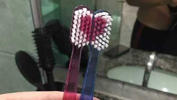 Sevgilim için kalpli diş fırçasına 300 TL vermeli miyim?