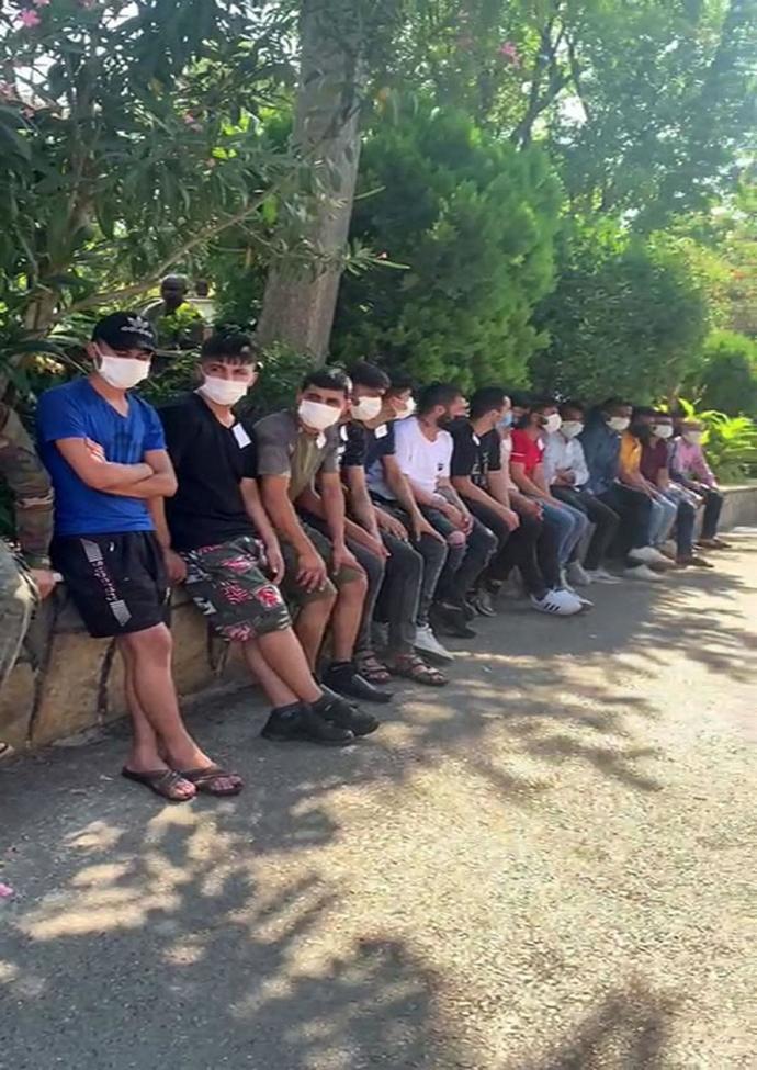 23 yaşında çalışan bir kadınım. Arkadaşım yok, ailemden uzaktayım. Çok yalnız hissediyorum, nasıl geçer?