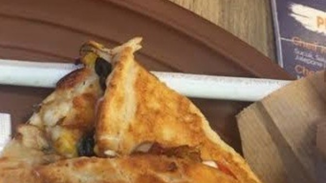 Pizzayı dürüm şeklinde yemek İtalyanlara hakaret midir?