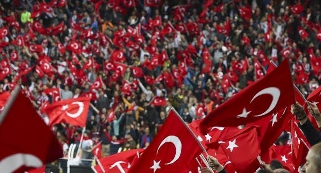 KS TARAFTAR anketini başlatıyorum. Sizce ipi göğüsleyen takım kim olacak?